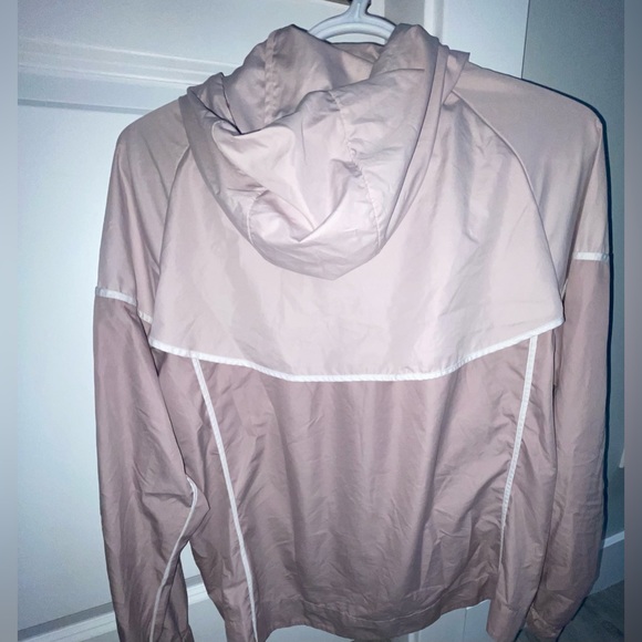 Nike Windbreaker - Picture 2 of 3